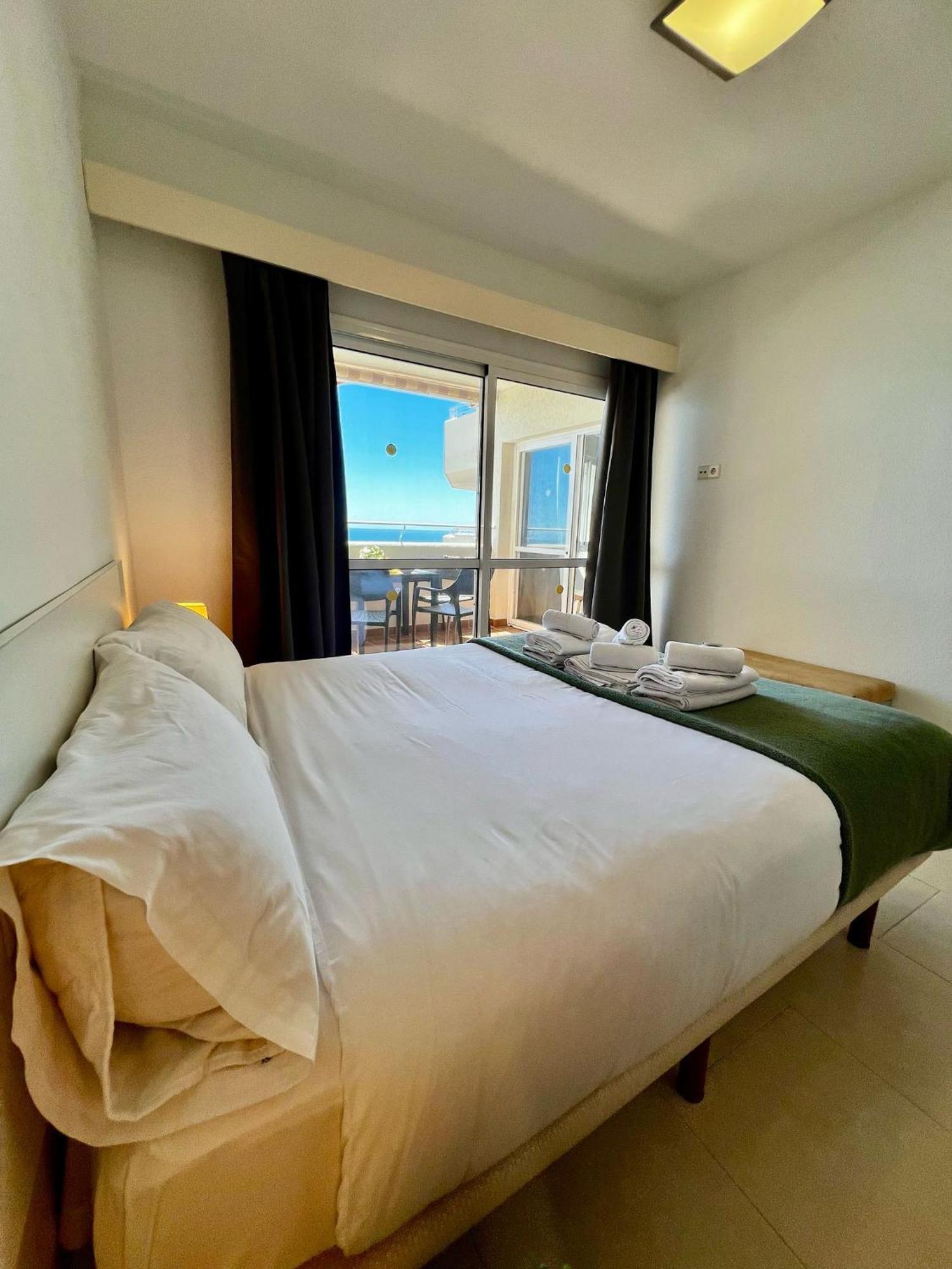 Apartment Frontal Sea View Benalbeach *
